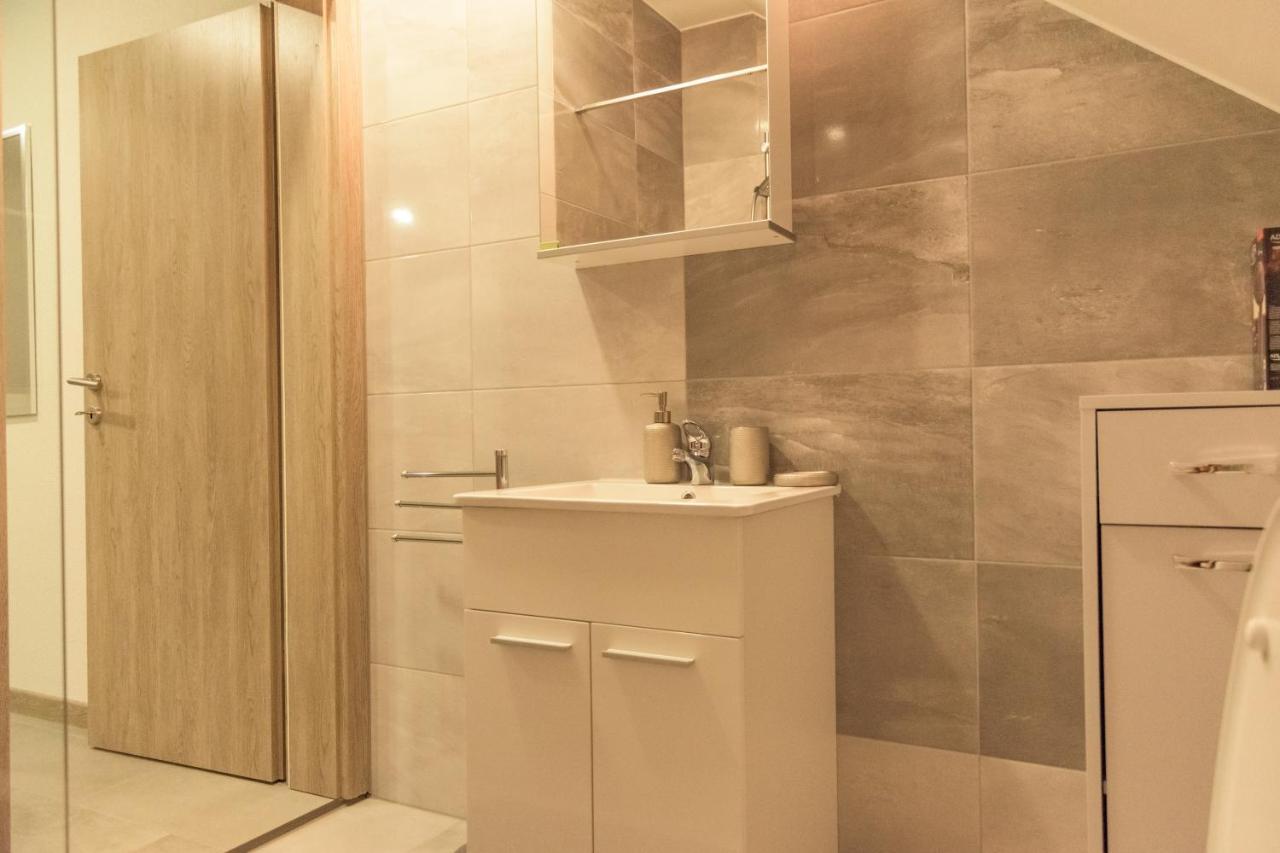Apartmani Marijamagdalena Gračac المظهر الخارجي الصورة