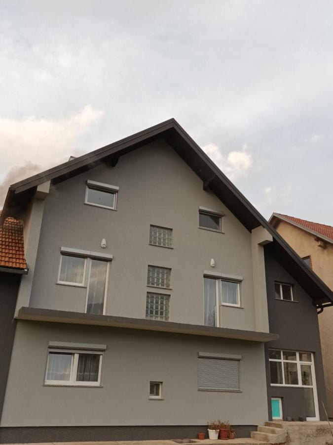 Apartmani Marijamagdalena Gračac المظهر الخارجي الصورة