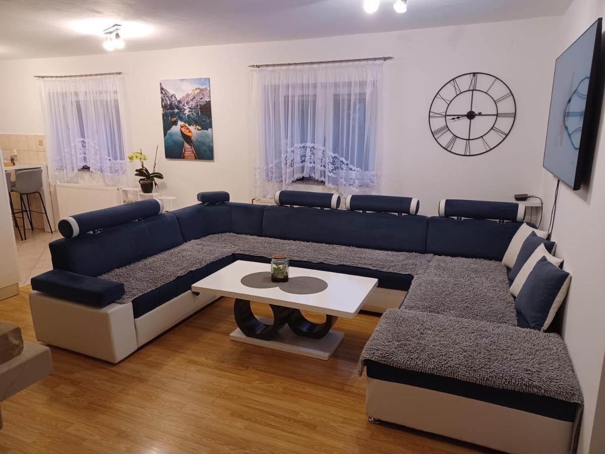 Apartmani Marijamagdalena Gračac المظهر الخارجي الصورة