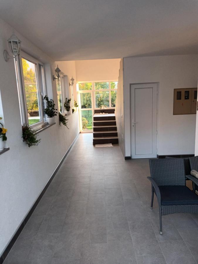Apartmani Marijamagdalena Gračac المظهر الخارجي الصورة