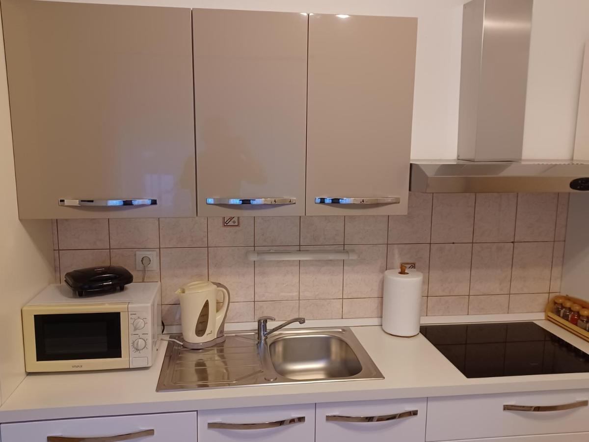 Apartmani Marijamagdalena Gračac المظهر الخارجي الصورة
