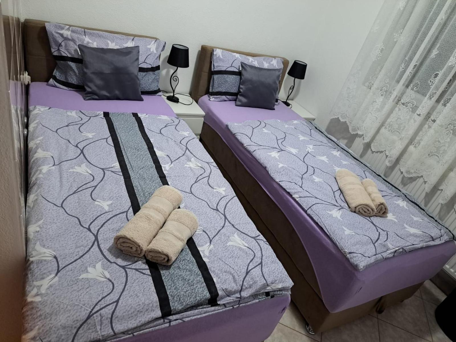 Apartmani Marijamagdalena Gračac المظهر الخارجي الصورة