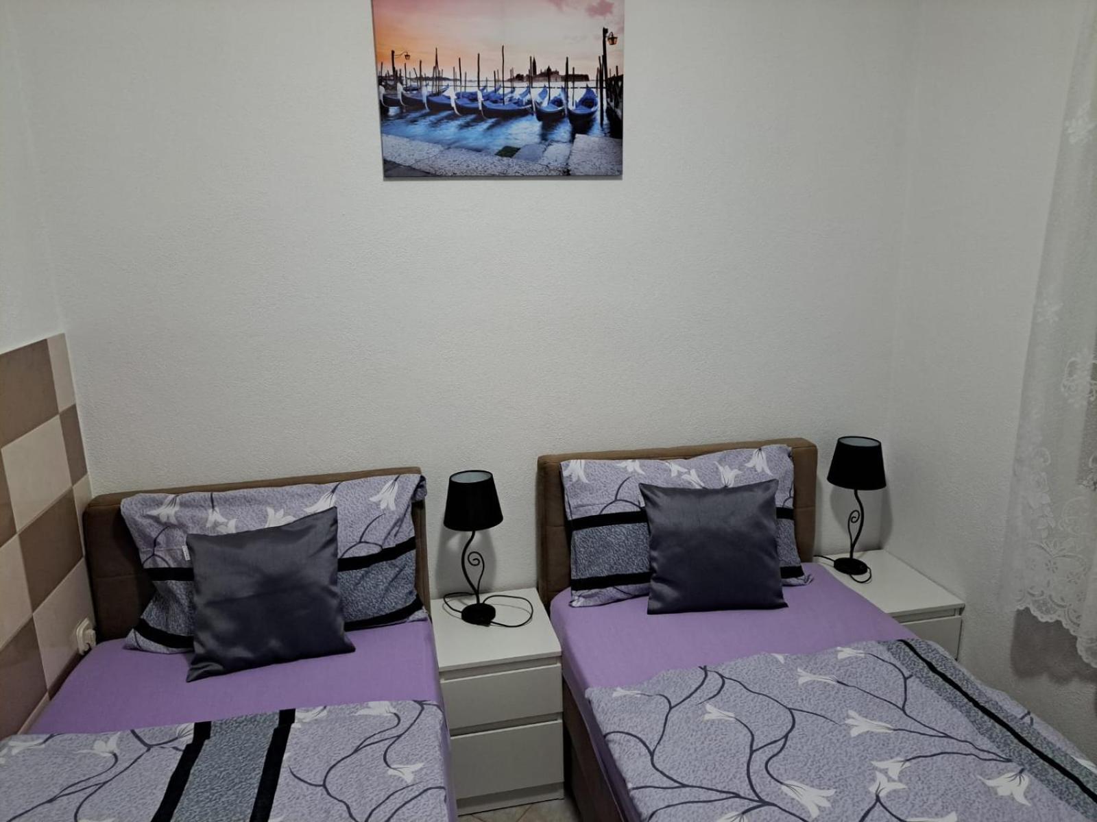 Apartmani Marijamagdalena Gračac المظهر الخارجي الصورة