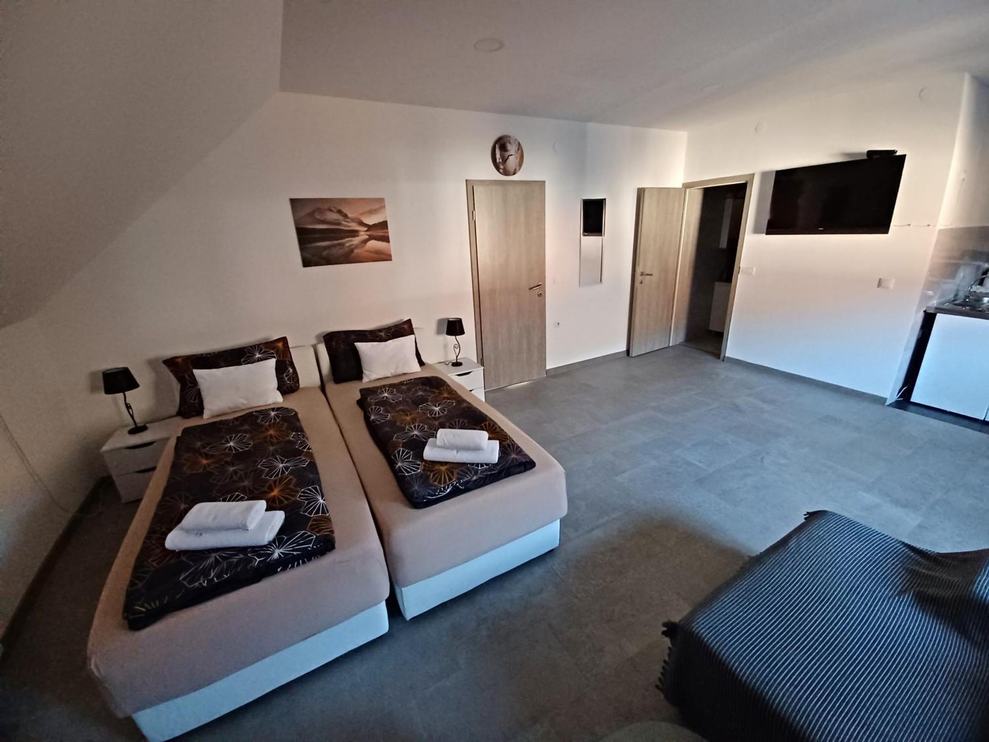 Apartmani Marijamagdalena Gračac المظهر الخارجي الصورة