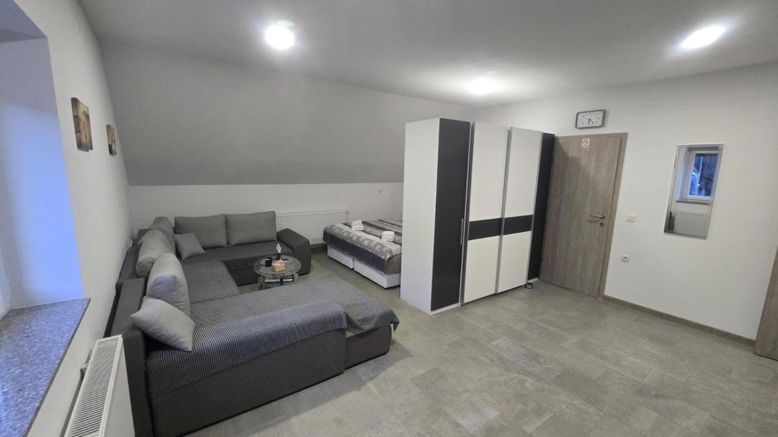 Apartmani Marijamagdalena Gračac المظهر الخارجي الصورة